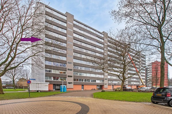 Te koop: Uitstekend gelegen en heerlijk ruim 3/4-kamer hoekappartement met een woonoppervlakte van 100 m² op de 6e etage van een zeer goed onderhouden complex met lift.